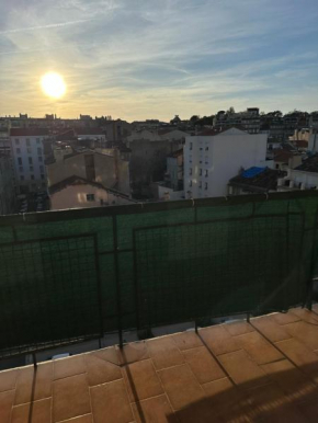 Grand studio avec balcon